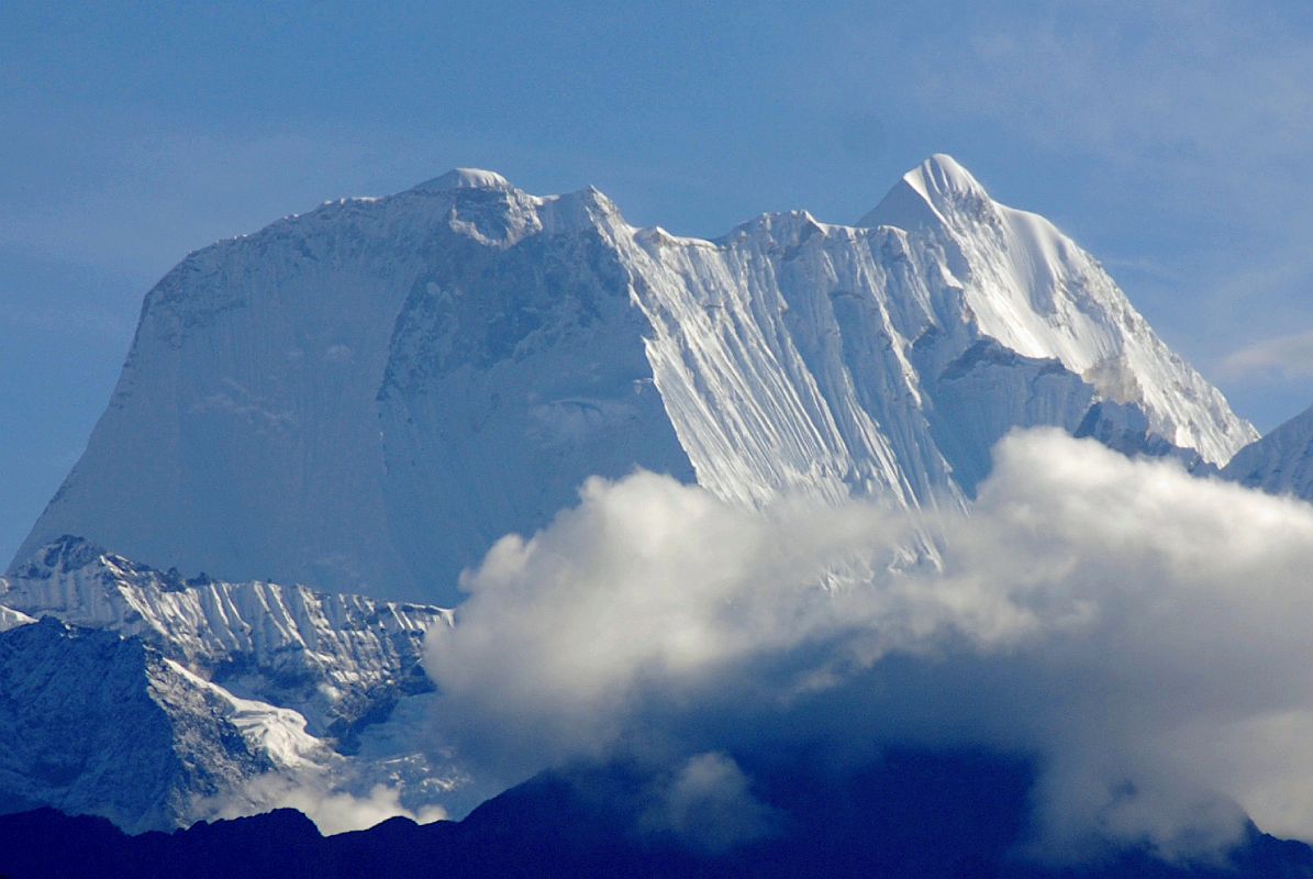 Rolwaling 01 02-4 Menlungtse Close Up From Dolakha